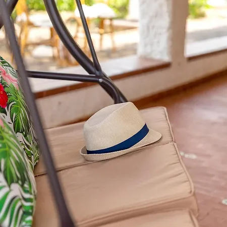 בית נופש Carlotta *